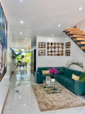 Lujosa Casa con Vistas, Lavandora, Secadora ,Cocina Equipada en Centro